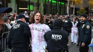 Macy’s Thanksgiving Day Parade Delayed by Pro-Palestine Protest, 21 Arrested